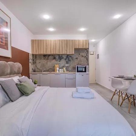 Stylish With Balcony & Sea Views Sliema