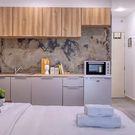 Stylish With Balcony & Sea Views Apartamento *