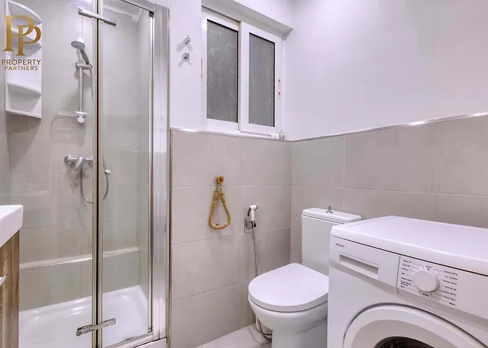 Stylish With Balcony & Sea Views * Sliema