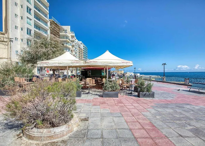 Stylish With Balcony & Sea Views * Sliema